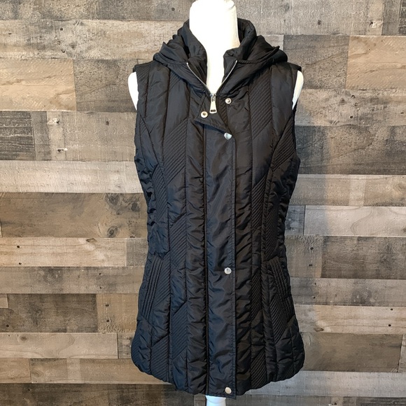 Charlie Paige Jackets & Blazers - Charlie Paige Quilted vest with hood
